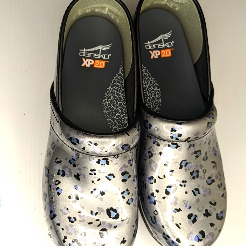 Nurse clogs